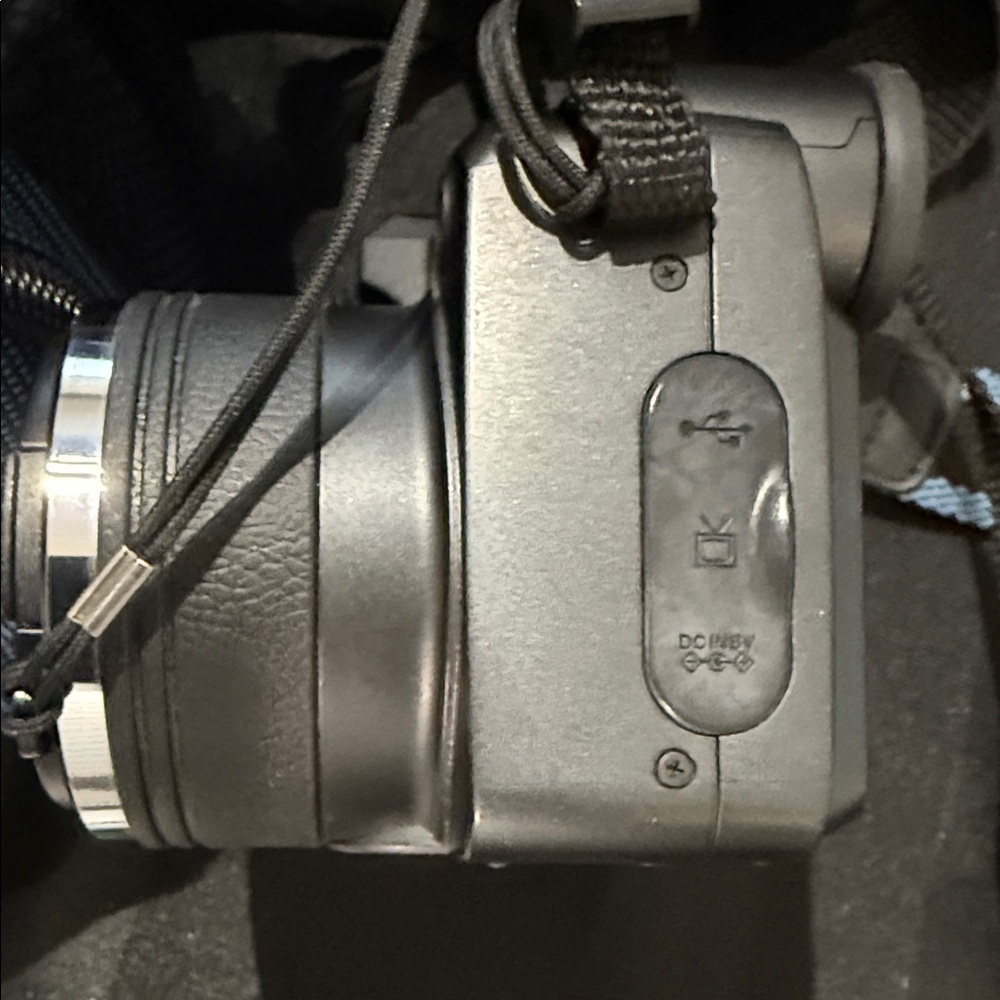HP Black Digital Camera with Optex Blue Bag - Picture 7 of 12